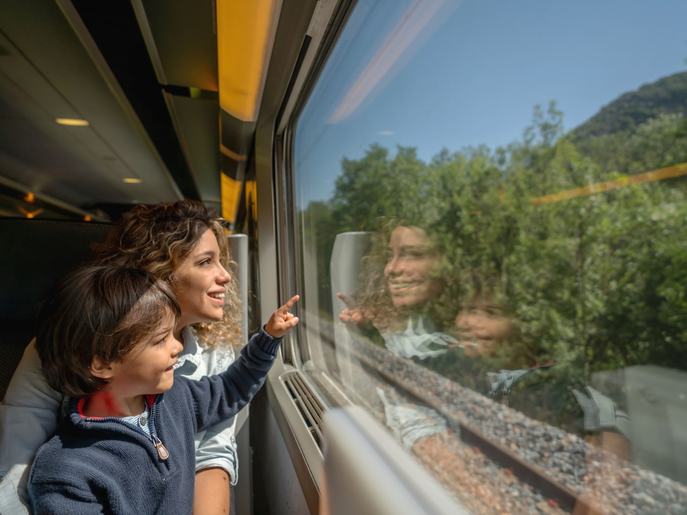 Bambini in treno