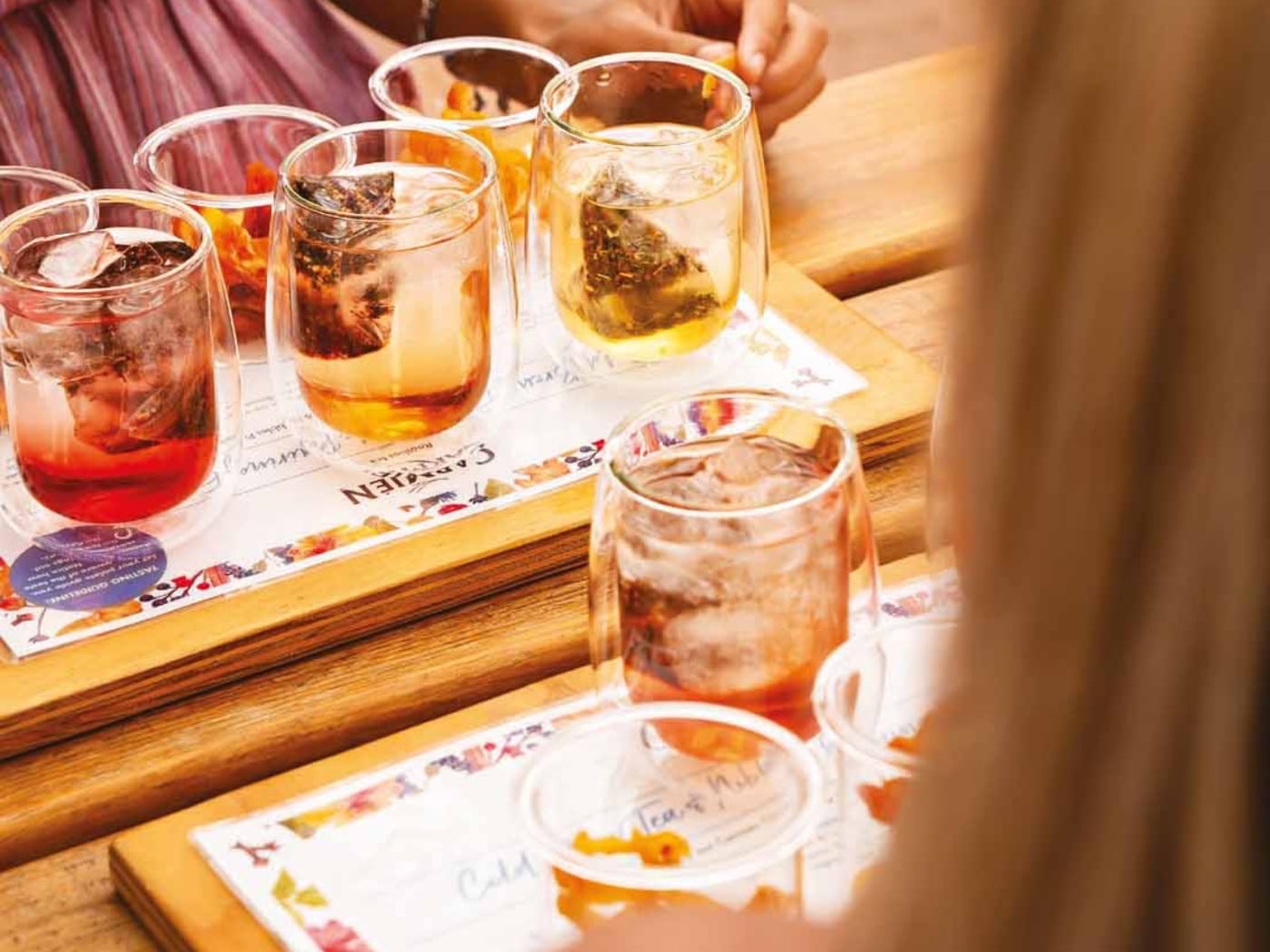 Un assortimento di tè rooibos al Carmién Tea Shop