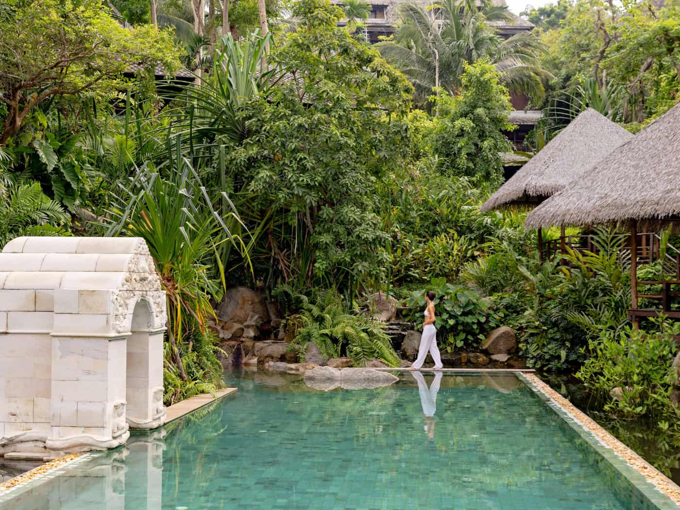 Una piscina nel resort Kamalaya Koh Samui.