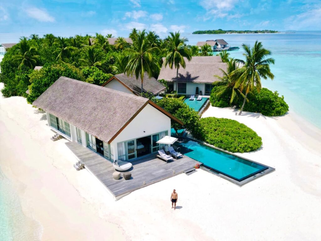 Andrea Avetrano, Four Seasons Maldives Private Island at Voavah
