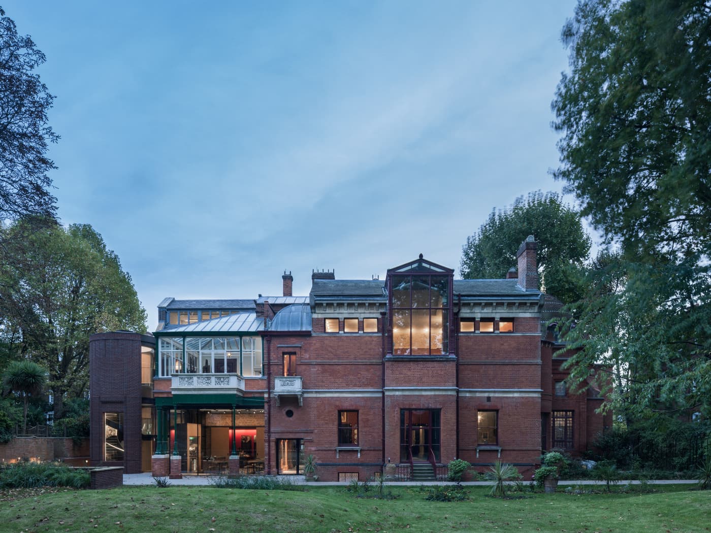 Facciata esterna della Leighton House ©RBKC. Foto di Dirk Lindner