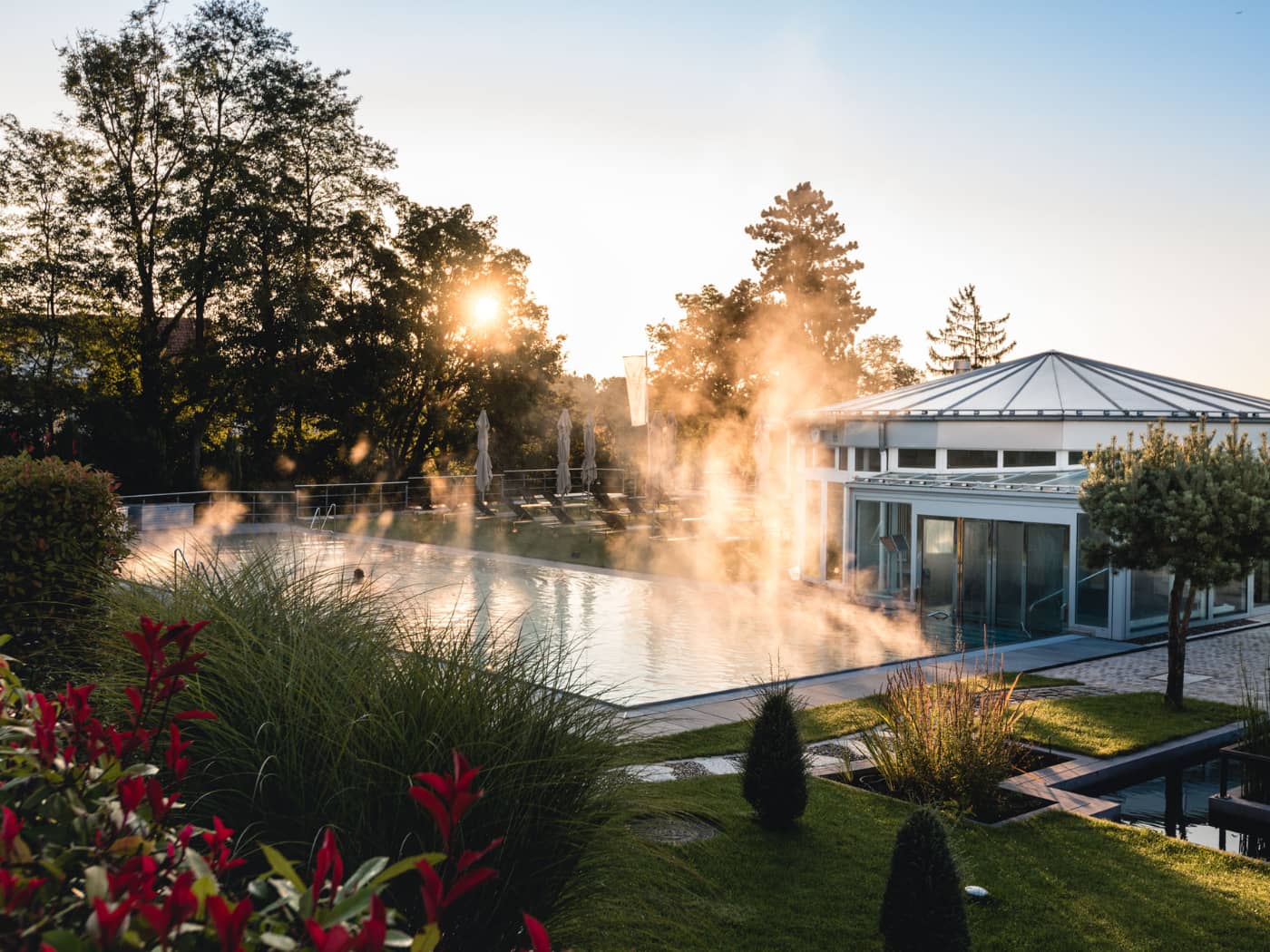 Veduta della piscina riscaldata della clinica di Überlingen, sul lago di Costanza.