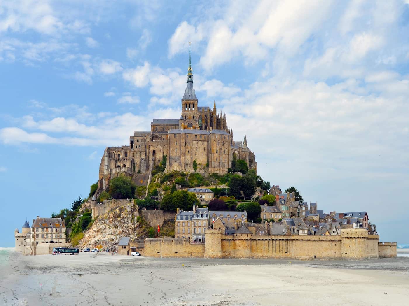 L’isola sospesa tra cielo e terra: Mont-Saint-Michel, Francia