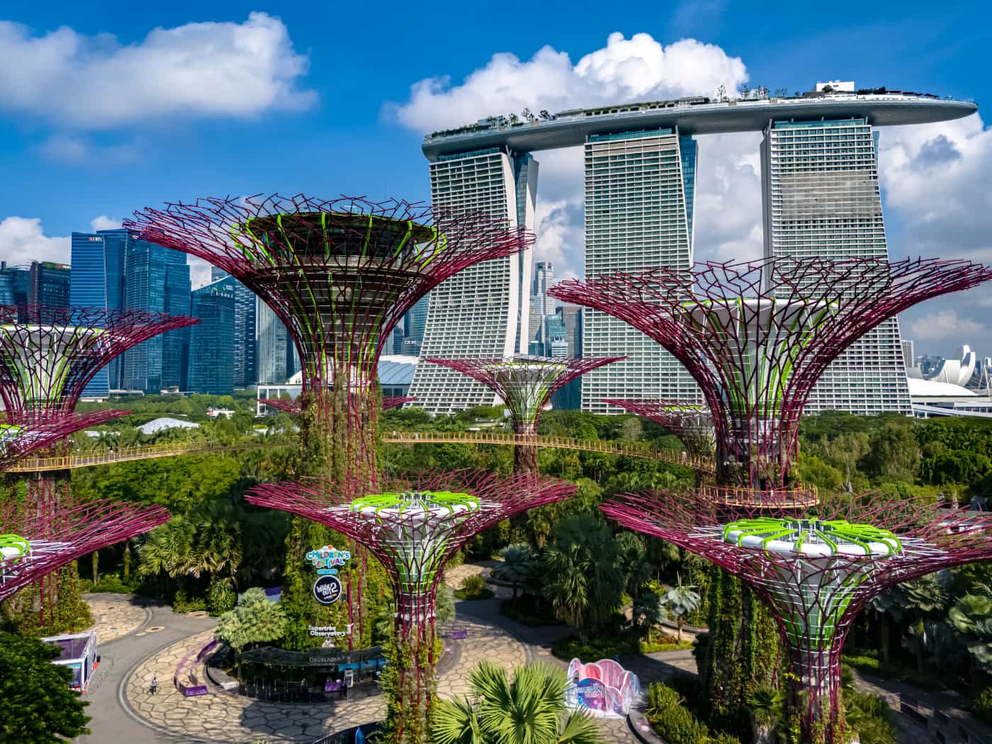 Gardens by the Bay e Marina Bay Sands, Singapore.