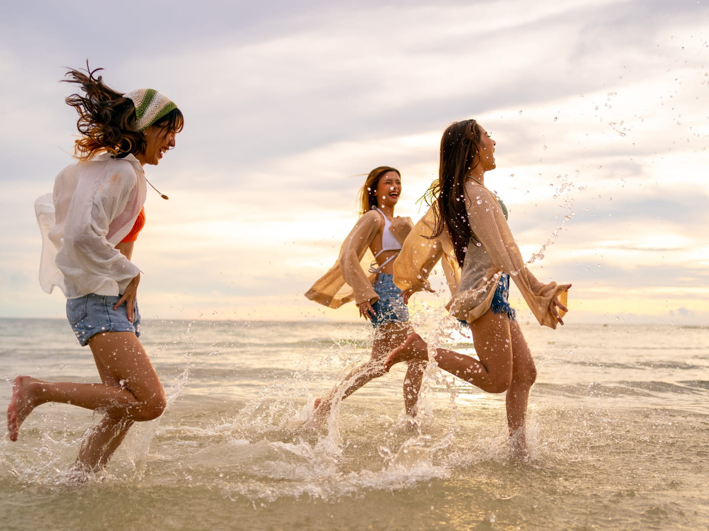 Amiche in spiaggia