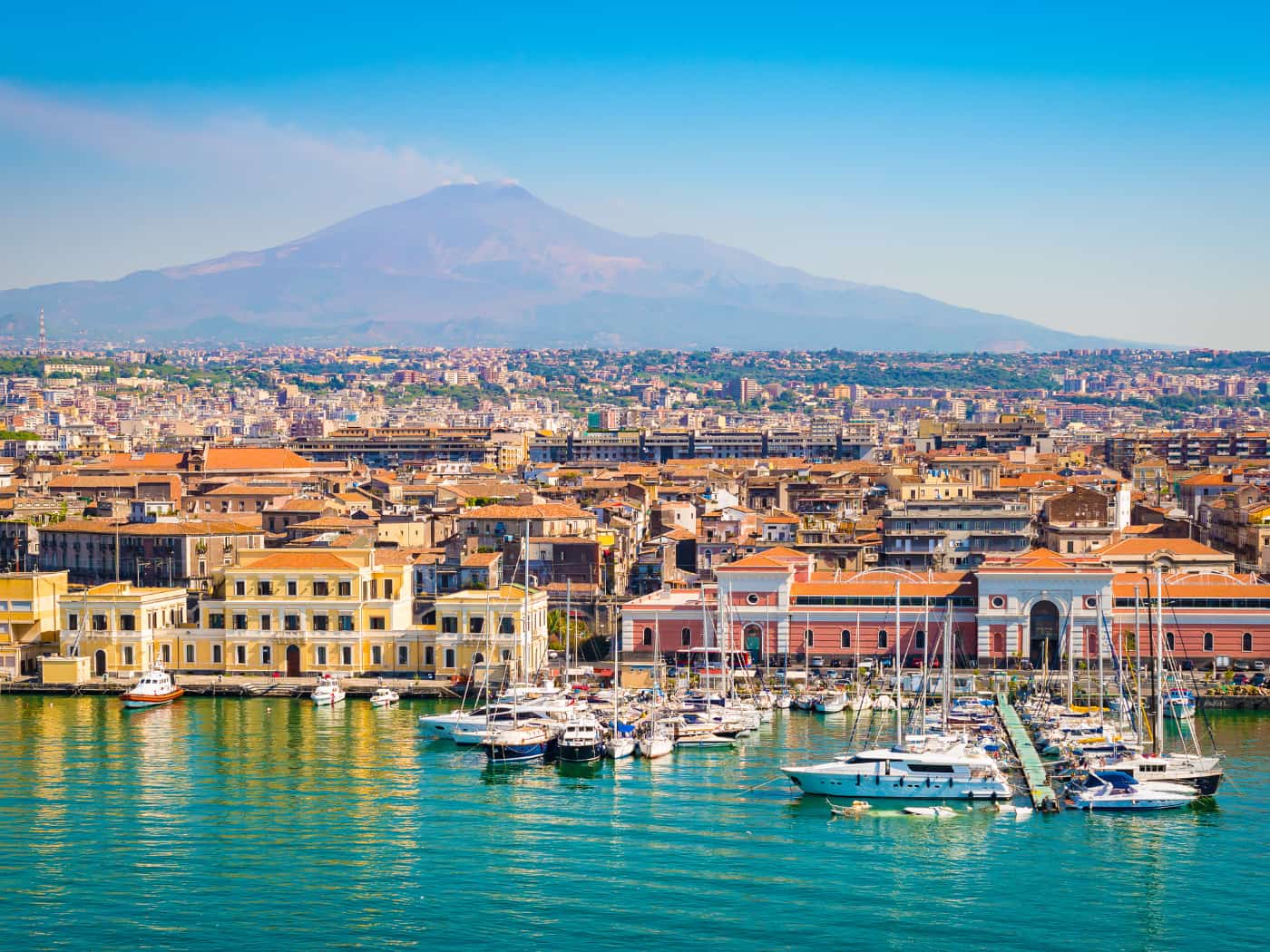 Catania, Sicilia. Foto di Nancy Pauwels/Shutterstock