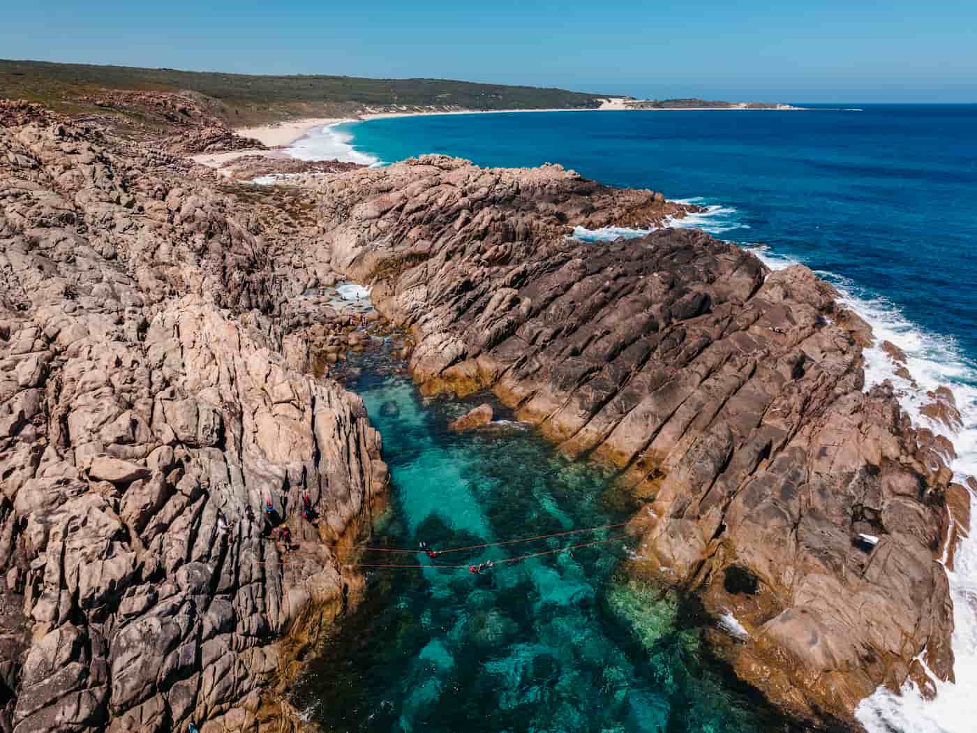 Tra vigneti e foreste del sud-ovest