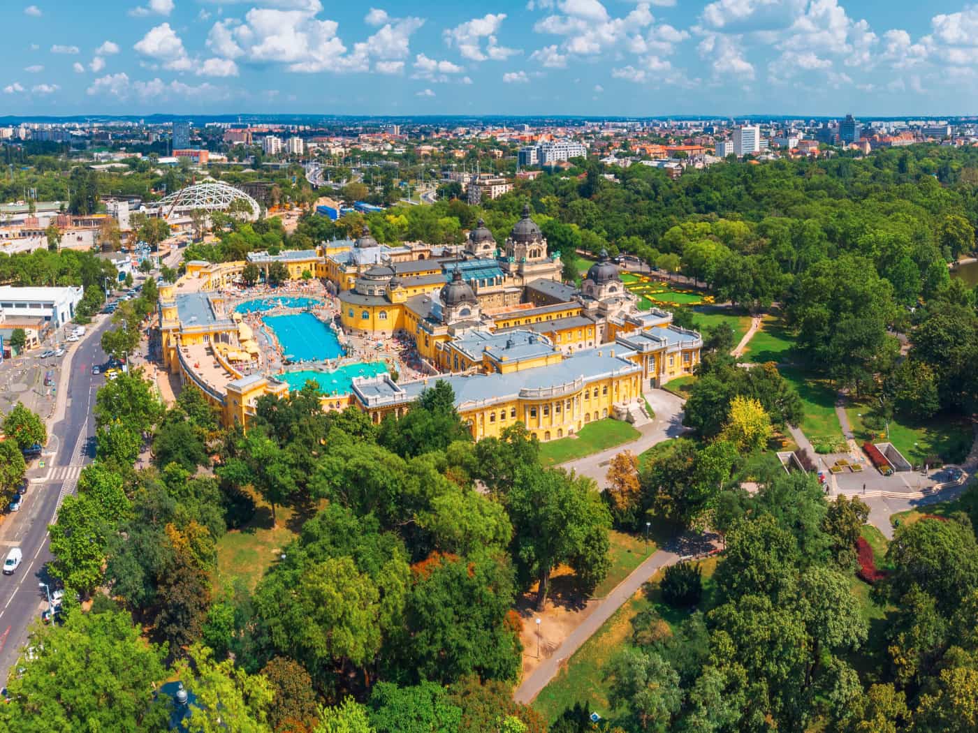 Budapest, Széchenyi Thermal Bath. Foto di Agnieszka Gaul/Shutterstock