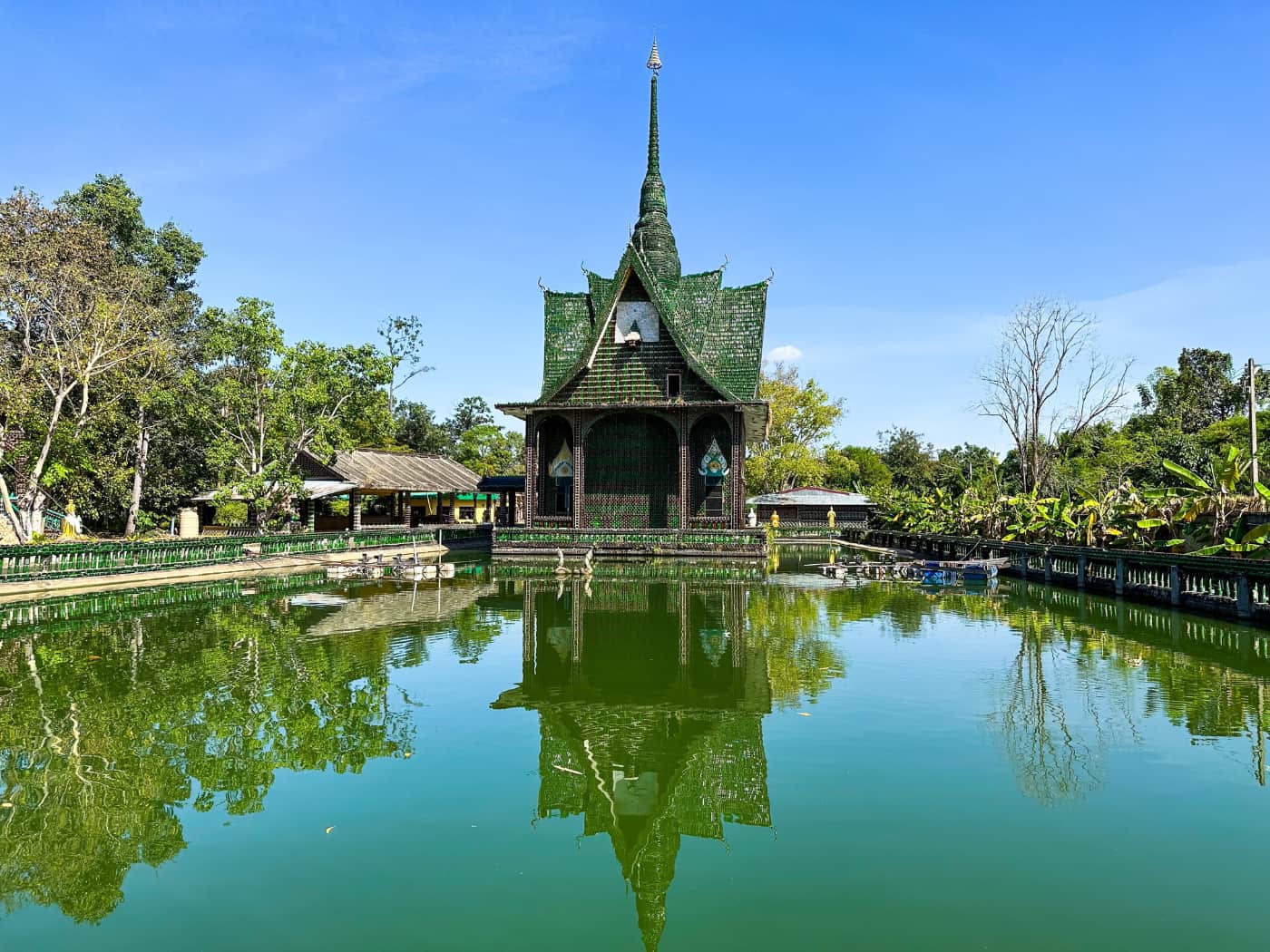Wat Pa Maha Chedi Kaew