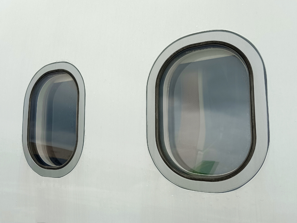 ingegneria-aeronautica-sicurezza-finestrini-aereo