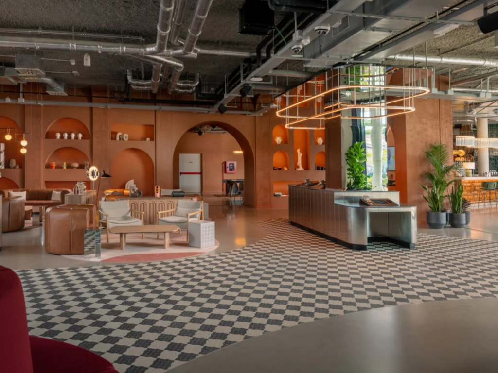 ospitalita-ibrida-hotel-ostelli-coworking-the-social-hub
