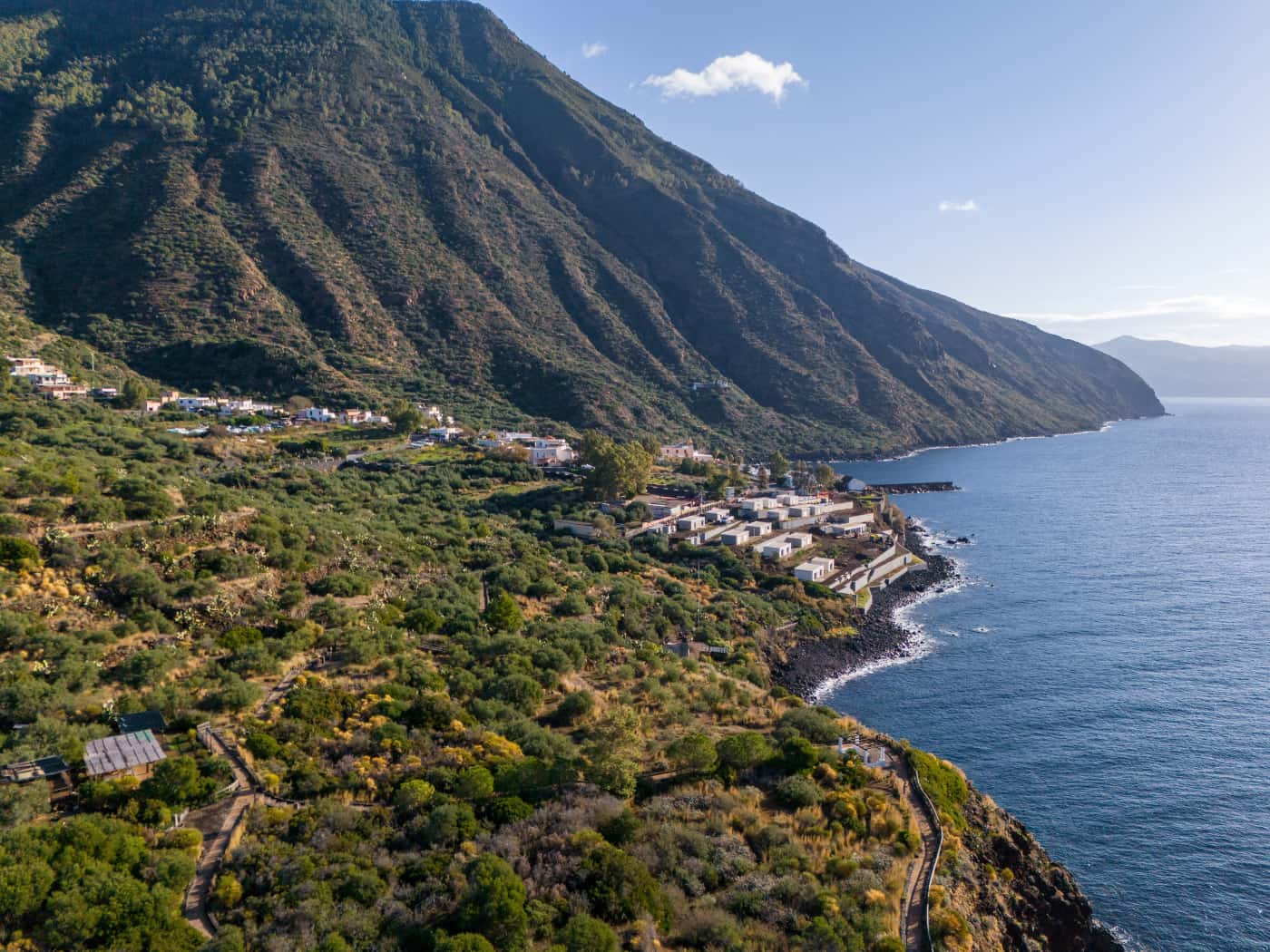 Vista aerea su Salina, Eolie