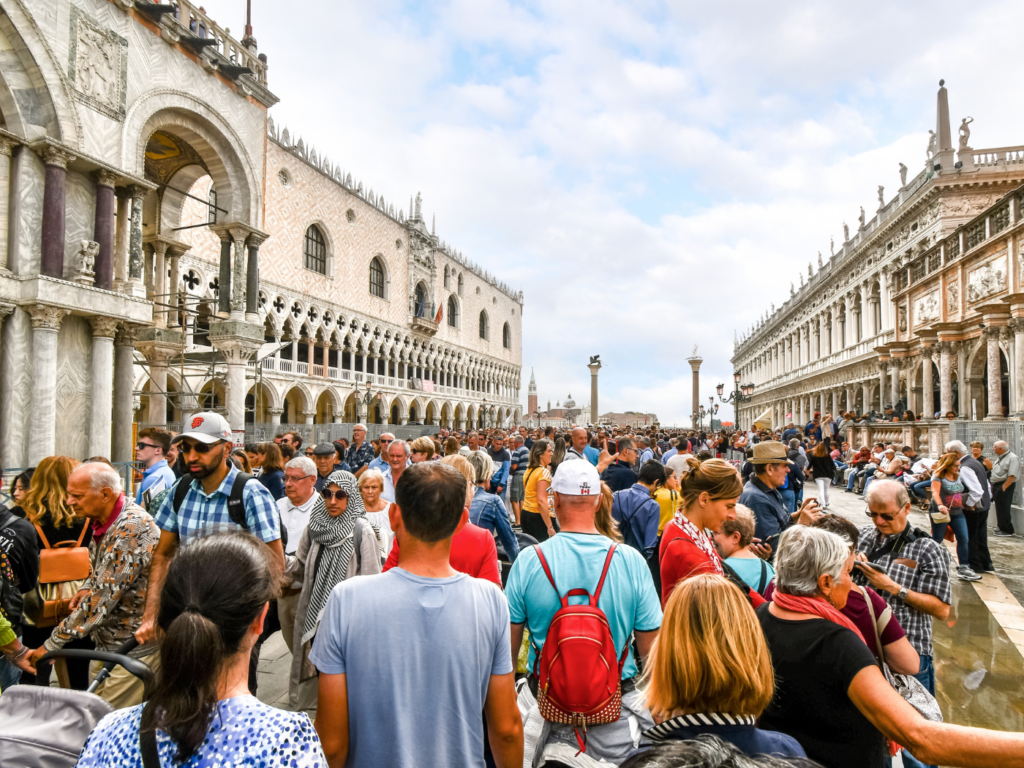 percorsi-turistici-overtourism