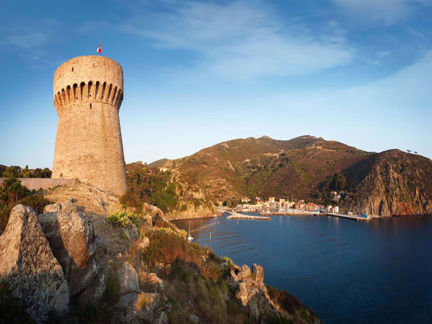 Capraia (Toscana), l'isola vulcanica che sorprende