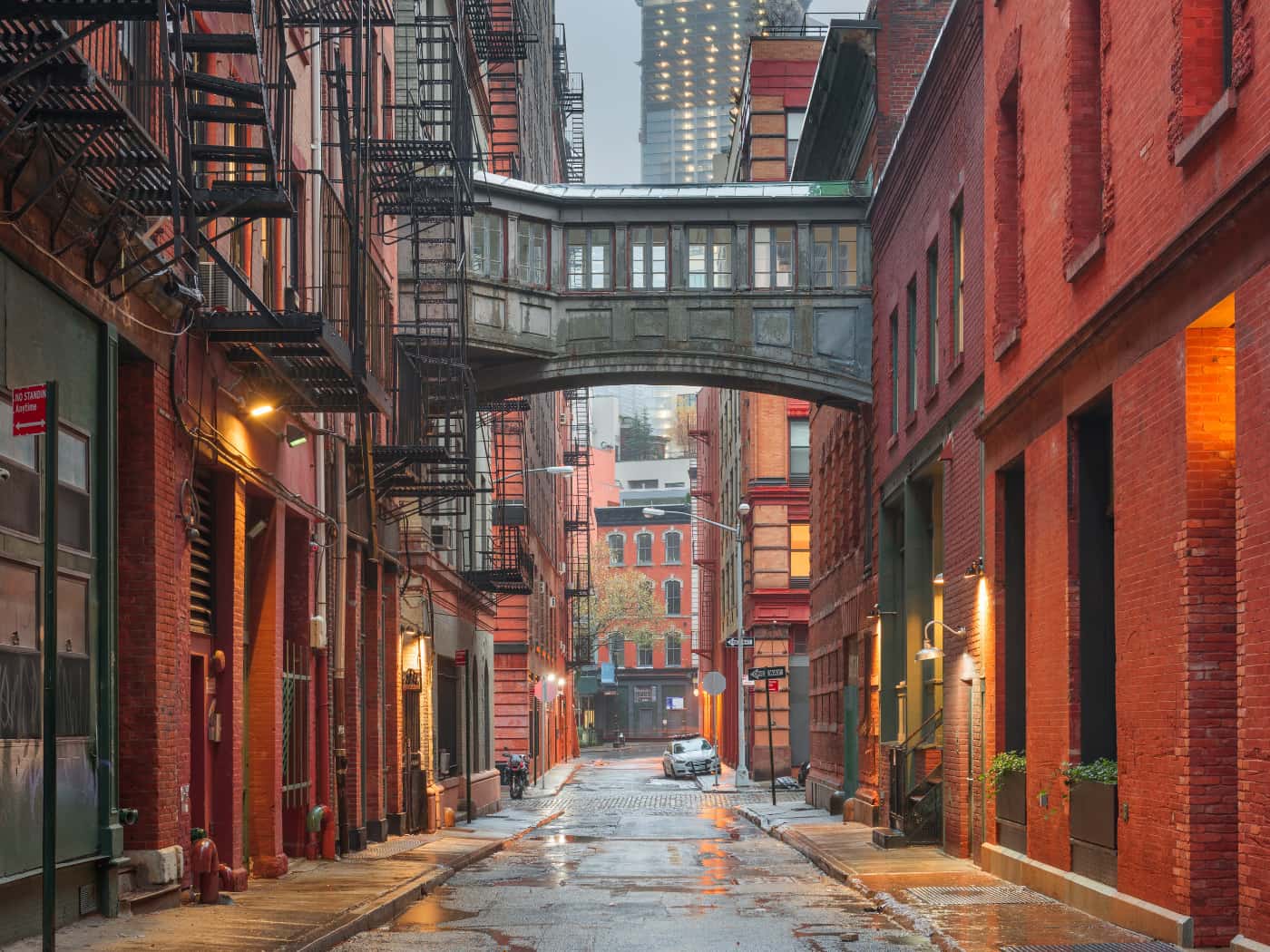 New York - Early Sunday Morning di Hopper