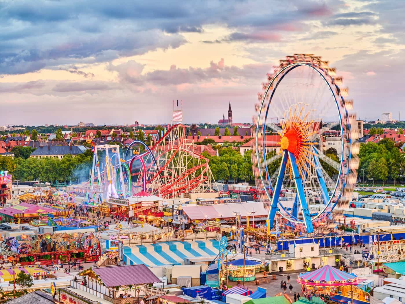 Parco delle attrazioni dell'Oktoberfest. Foto di GNTB, Jens Wegener
