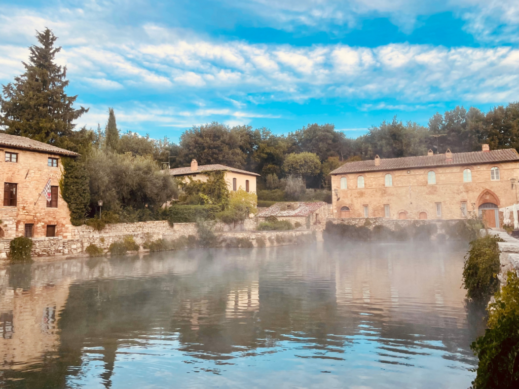 antiche-terme-italiane-benessere-lusso-bagno-vignoni