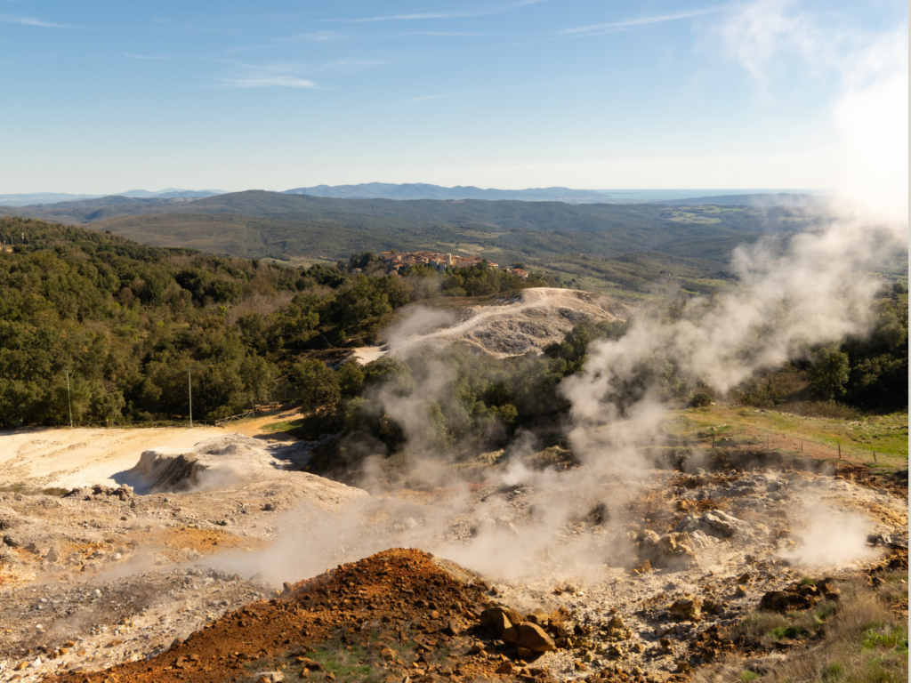 fenomeni-naturali-italia-da-vedere-fumarole-sasso-pisano