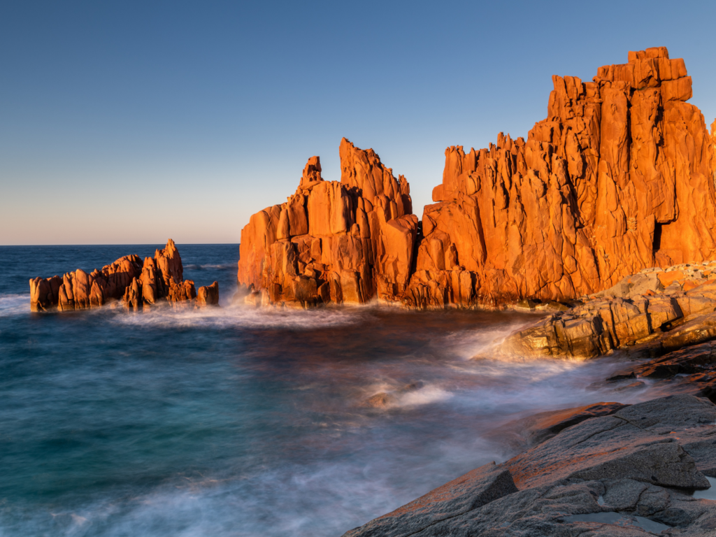 fenomeni-naturali-italia-da-vedere-rocce-rosse-arbatax
