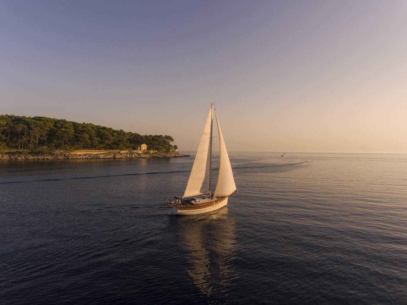 Il mare d'autunno e la navigazione tra le isole