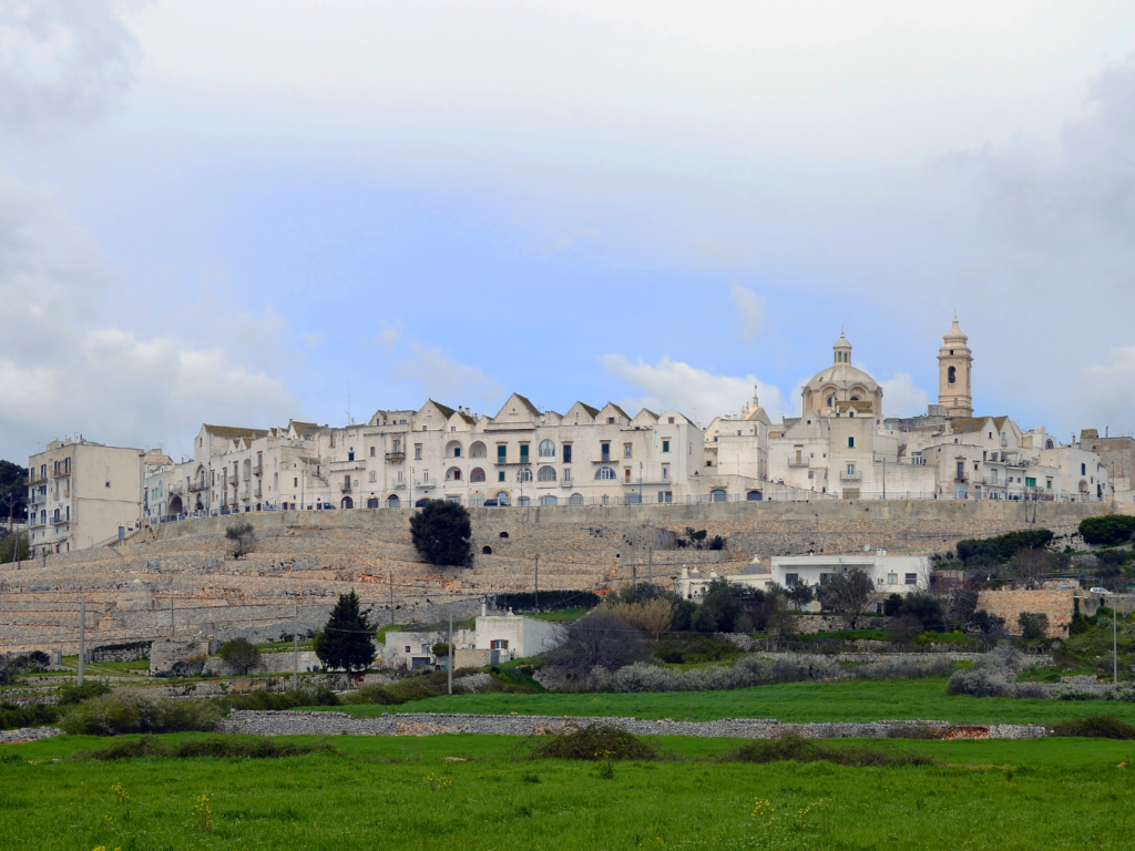 citta-bianche-italia-locorotondo