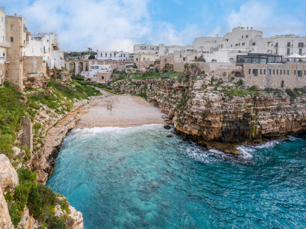 citta-bianche-italia-polignano-mare