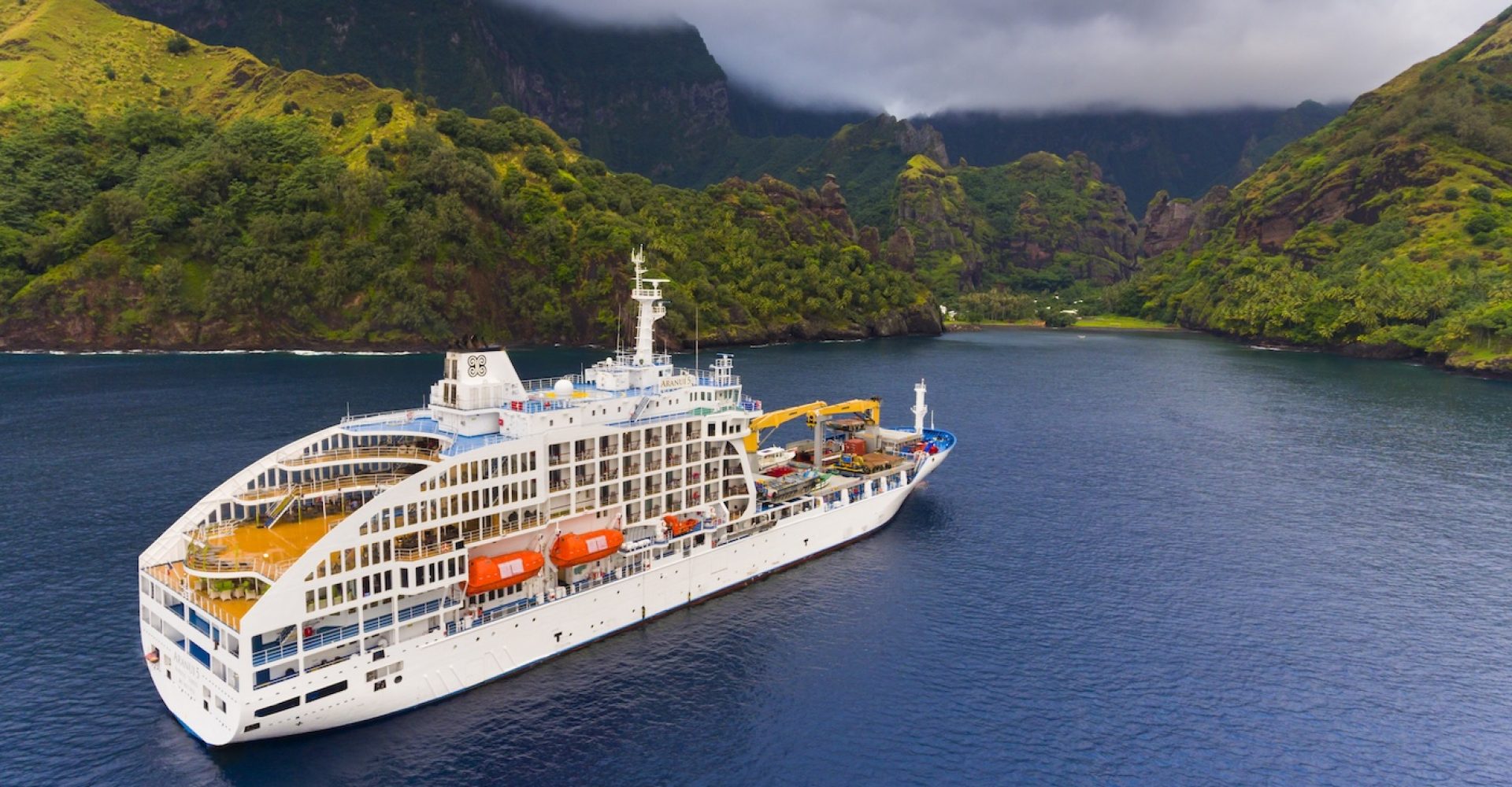 Aranui - Fatu Hiva© Lionel Gouverneur