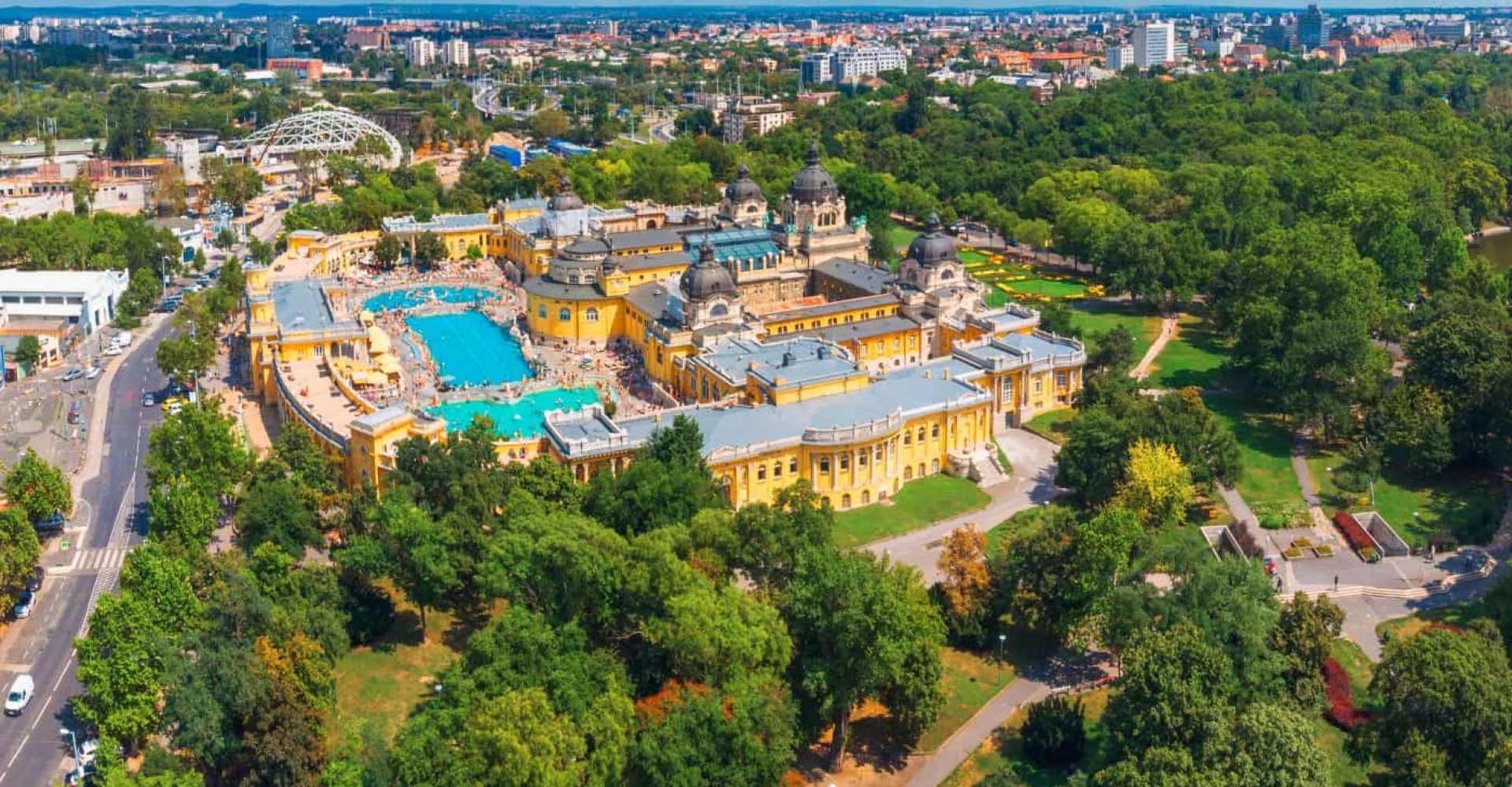 Budapest, Széchenyi Thermal Bath. Foto di Agnieszka Gaul/Shutterstock