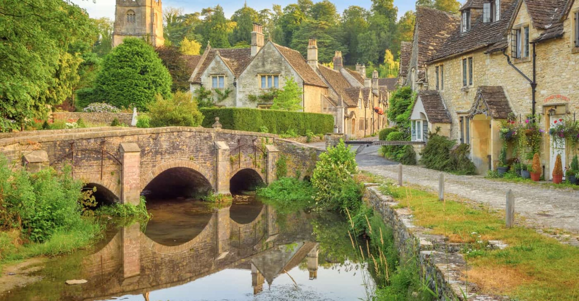 Castle Combe, Cotswolds. Foto di Boris Stroujko/Shutterstock