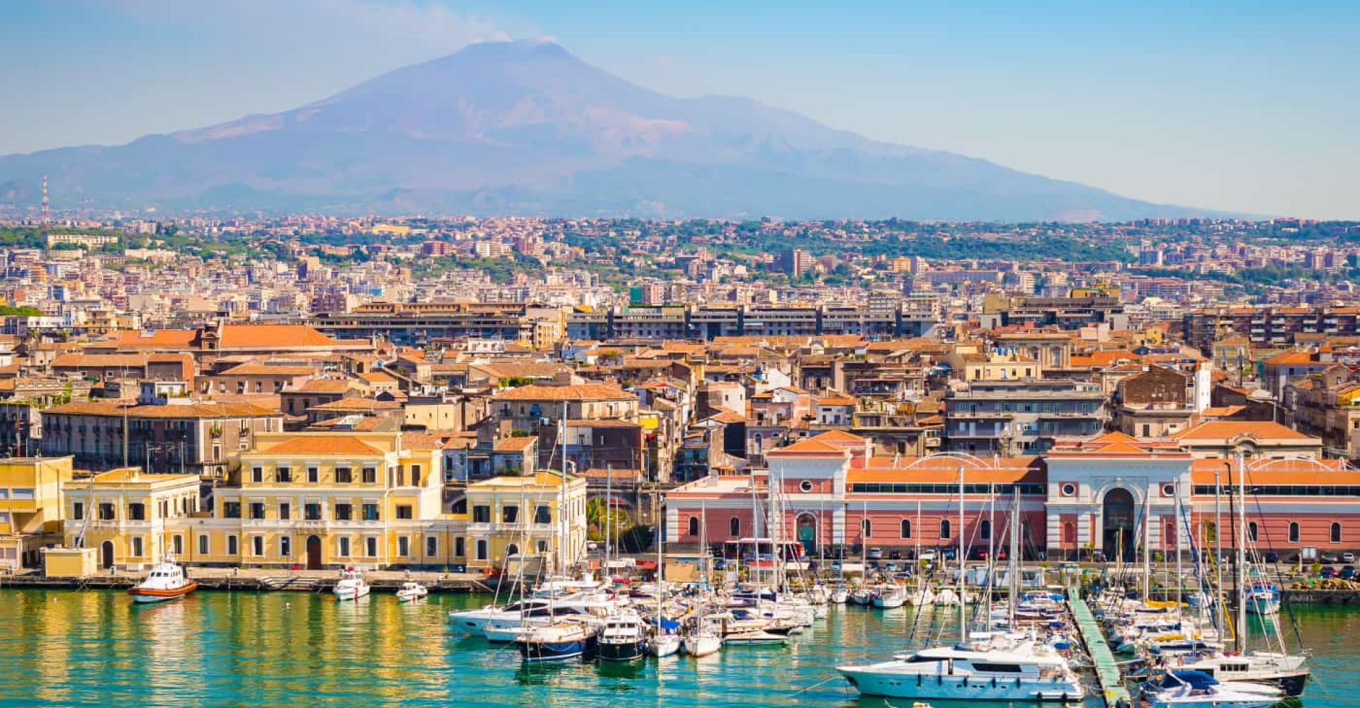 Catania, Sicilia. Foto di Nancy Pauwels/Shutterstock
