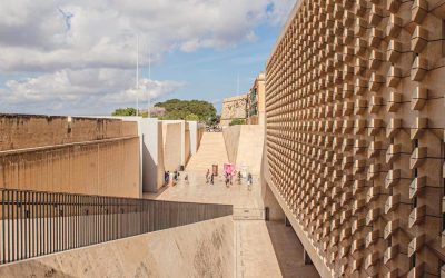 Il City Gate, progettato da Renzo Piano