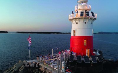 Una festa al Greens Ledge Lighthouse, Long Island Sound, Connecticut