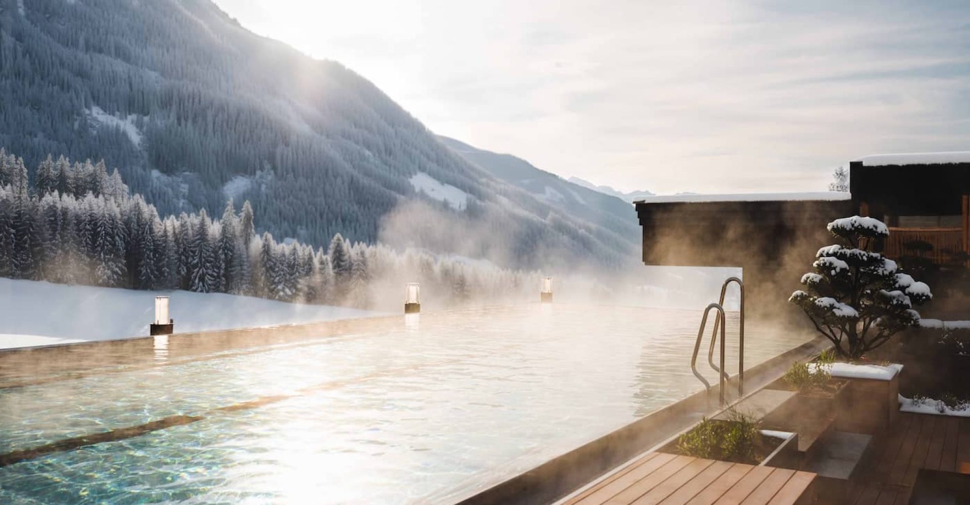 La Sky Pool panoramica
Fonte Celeste, lunga
25 metri e situata al
terzo piano, esclusiva
per gli ospiti adulti