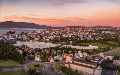 Veduta aerea di Reykjavik ripresa dal quartiere residenziale Vesturbaer