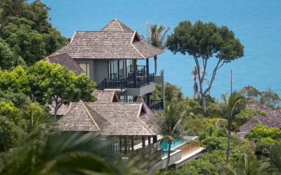 Una villa a due piani, completa di piscina privata a sfioro, al Four Seasons Resort di Koh Samui