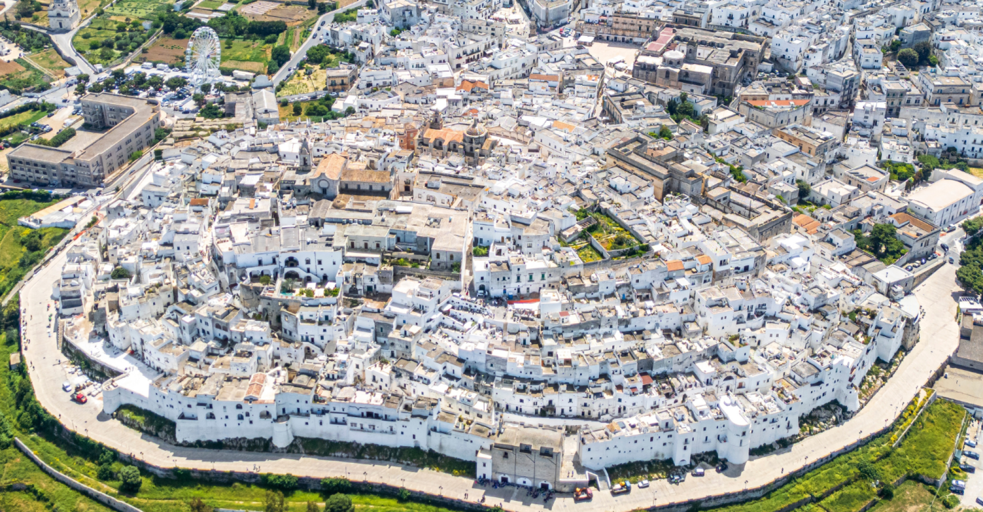 Ostuni vista da un aereo.