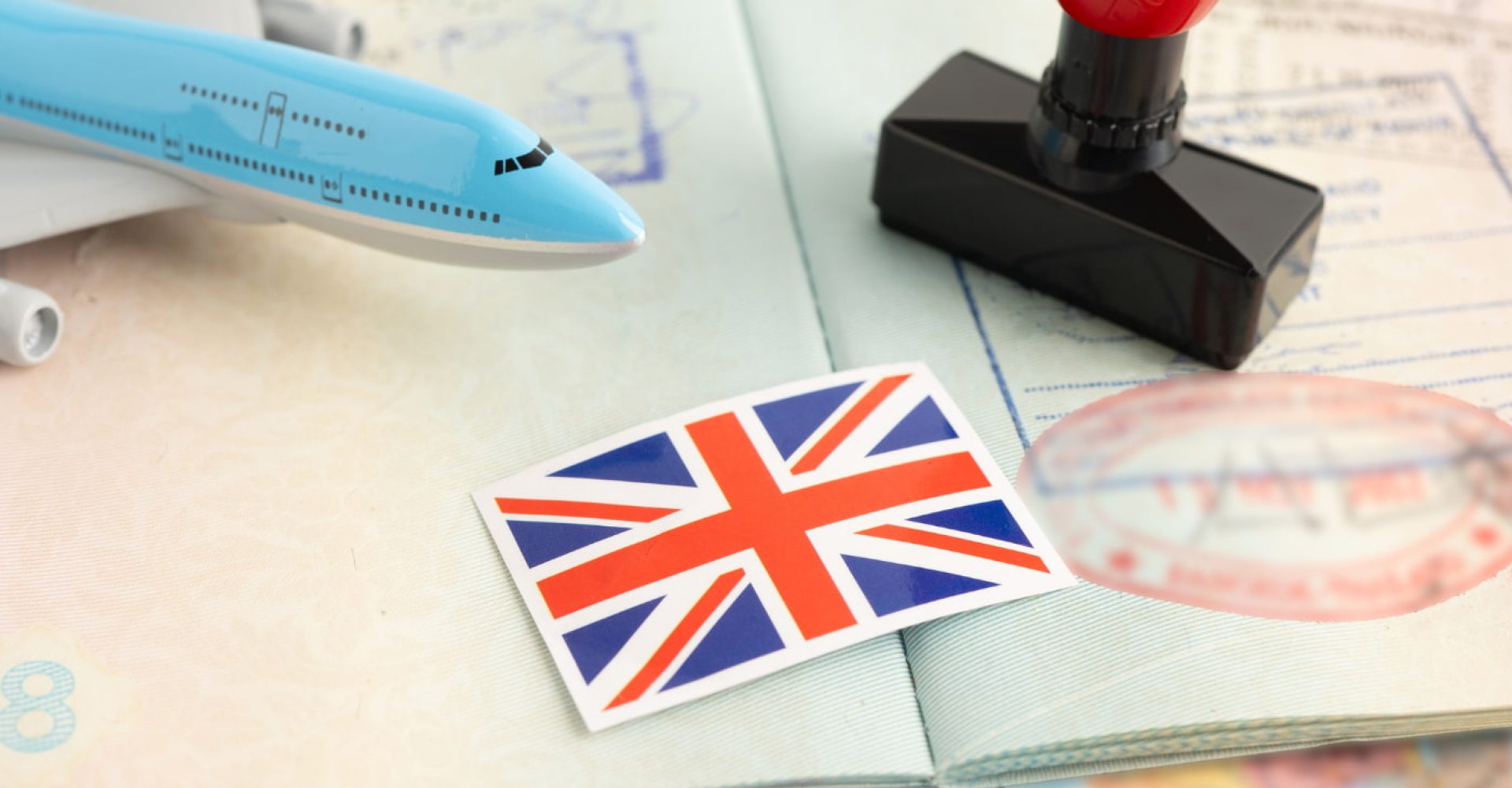 Documenti ingresso Regno Unito. Foto di superbeststock/Shutterstock