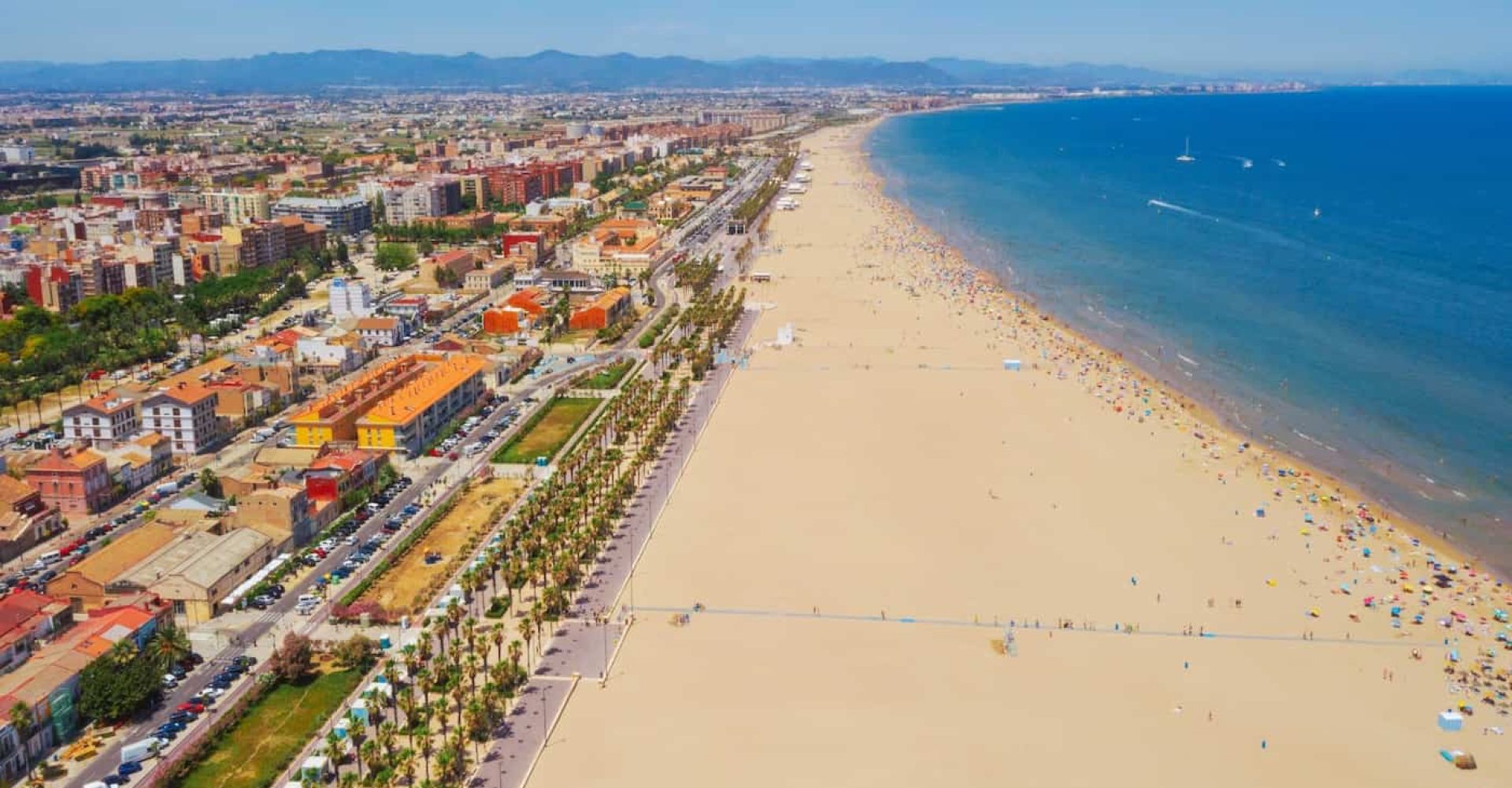 Uno scorcio sulla spiaggia della Malvarrosa