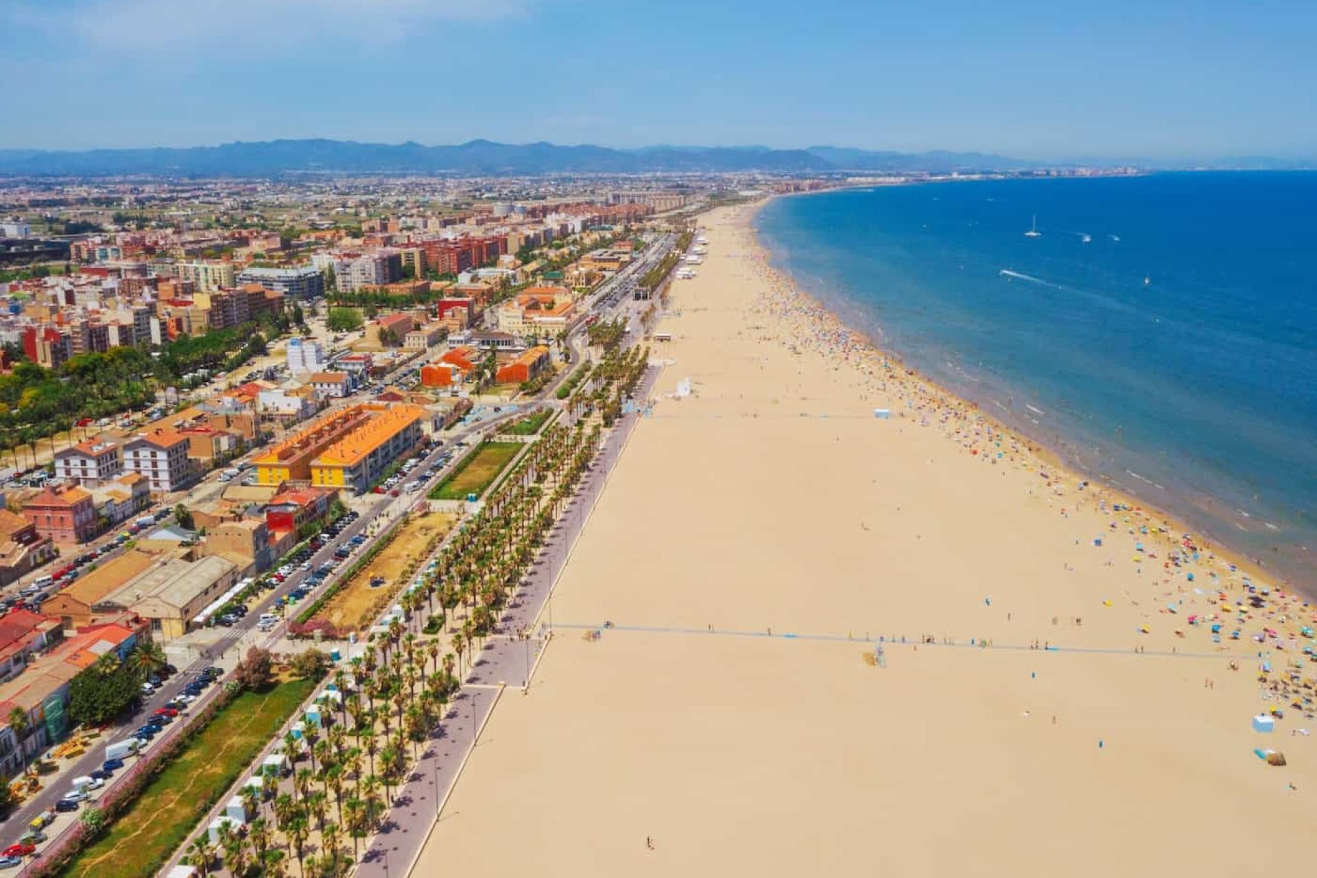 Uno scorcio sulla spiaggia della Malvarrosa