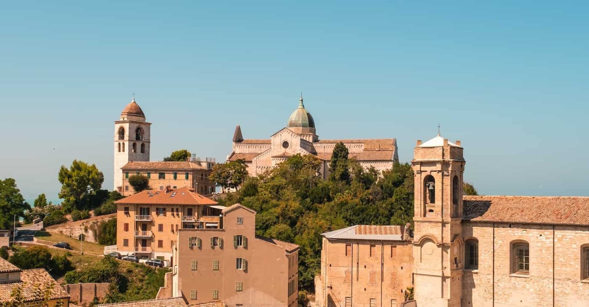 shutterstock_2367876601-2